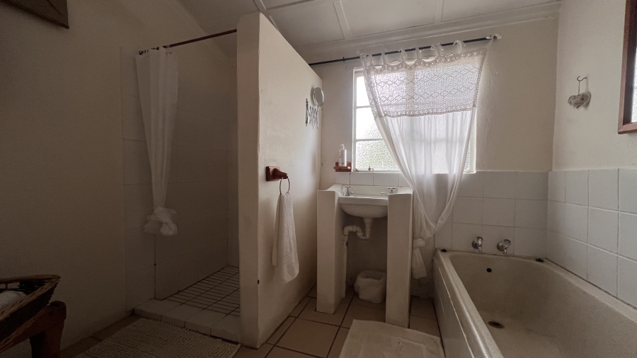 4 Bedroom Property for Sale in Redelinghuys Western Cape